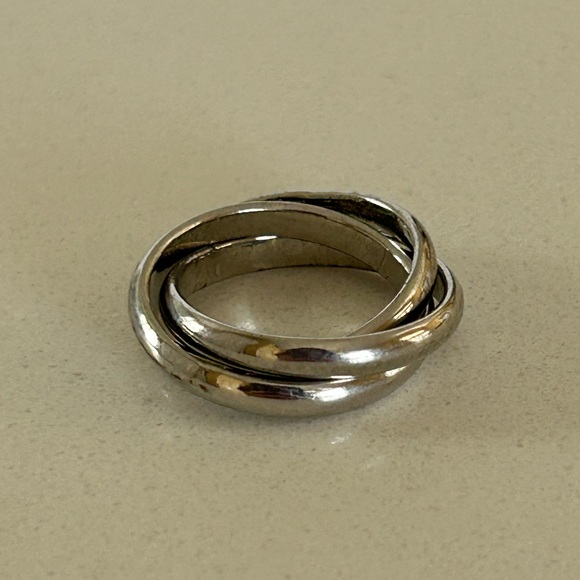 Silver Interlocked Wrap Ring by Urban Outfitters - Picture 10 of 14